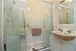BATHROOM- click for photo gallery